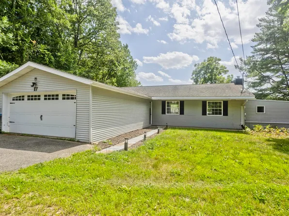 17 Congamond Rd, Southwick, MA 01077