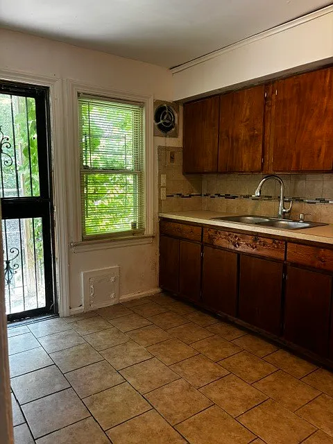 1931 Ewald Cir