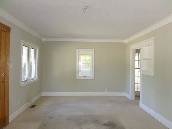 3rd image of 5 Burrell Dr