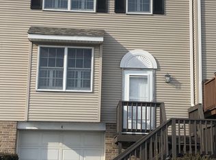 4 Briarwood Way, Clarks Summit, PA 18411