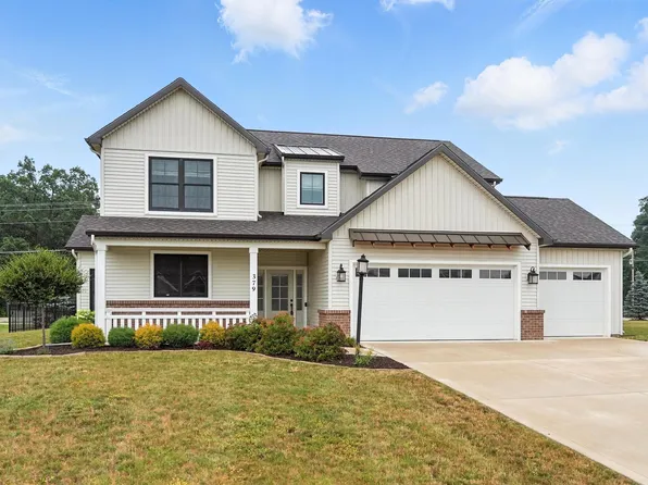 379 Alderberry Ct, Fort Wayne, IN 46845