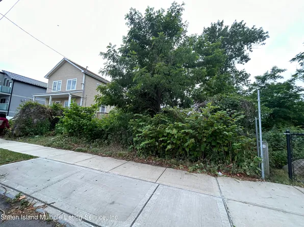 385 Father Capodanno Blvd, Staten Island, NY 10305