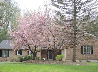 131 Bel Tor Dr, Stroudsburg, PA 18360