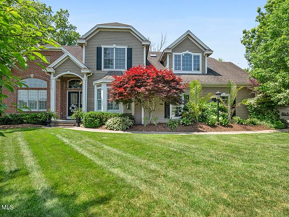 2nd image of 73 Masters Common South