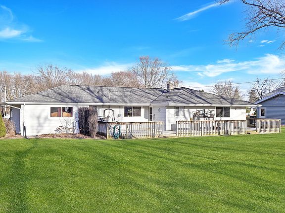 2nd image of 2208 Skyline Dr