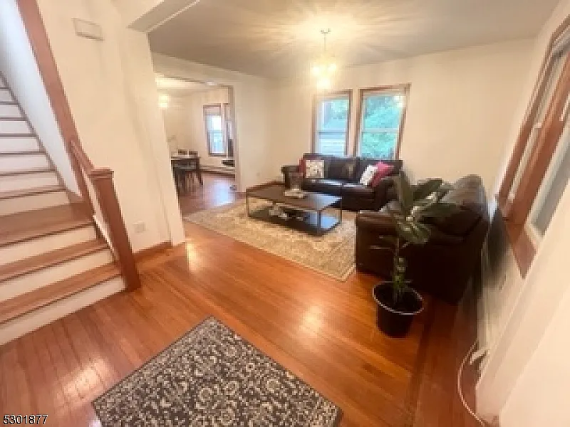 4 bed, 2.5 bath, $4,200 — Photo 2
