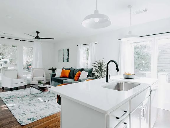 5th image of 2276 Sutton St SE #A