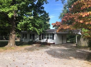 3902 Raymond Rd, Edwardsville, IL 62025