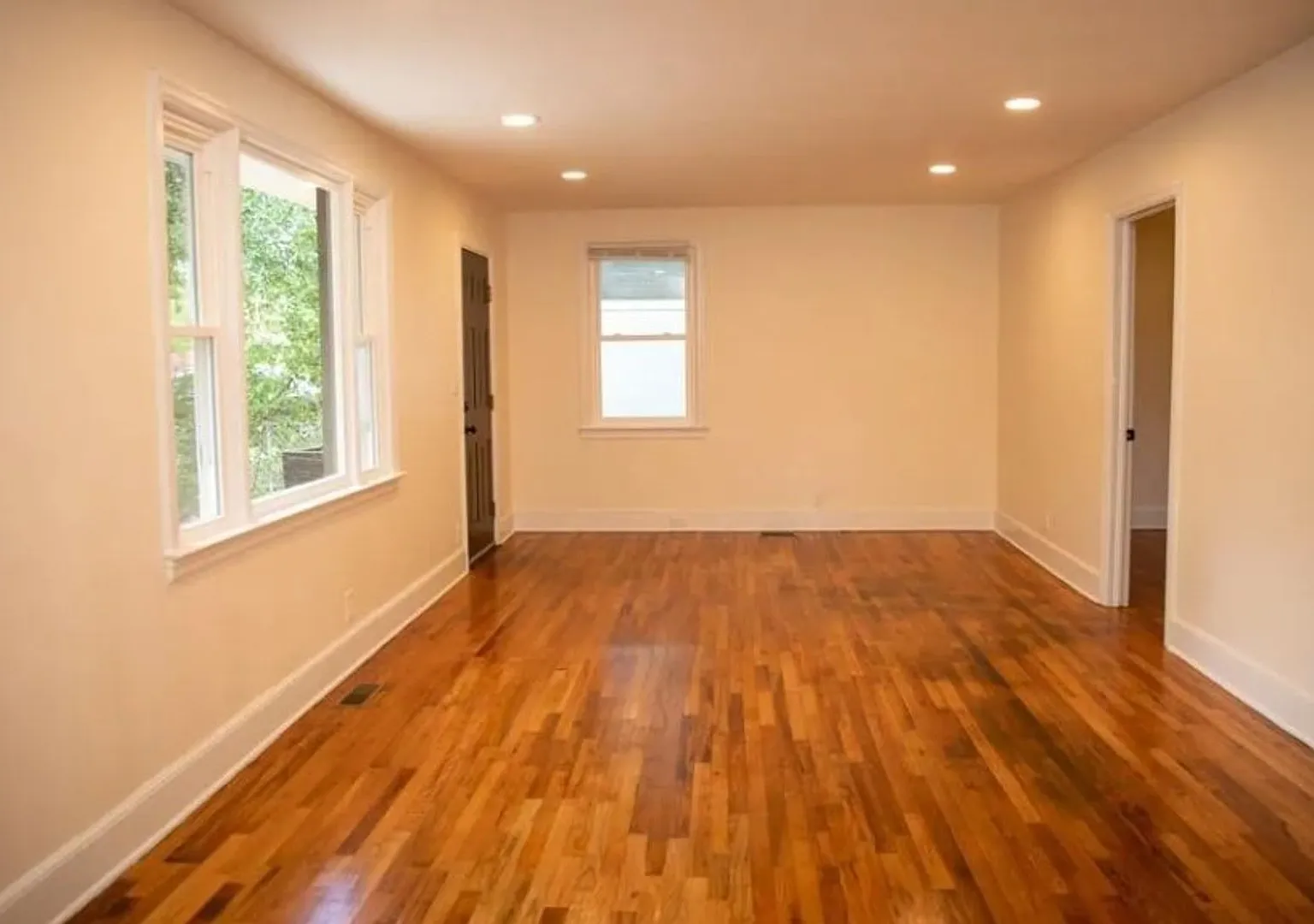 1420 S Kilbourne Rd — Photo 3