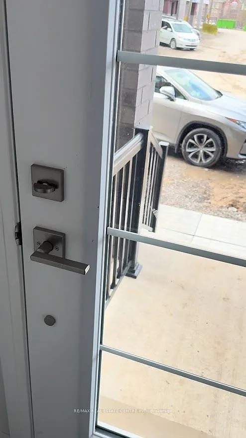 3 bed, $2,100 — Photo 3