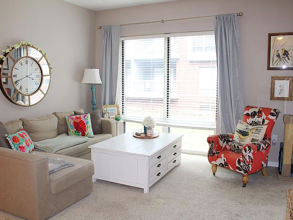2nd image of 191 Vine St APT 113
