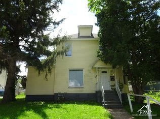 925 1/2 E 14th St, Davenport, IA