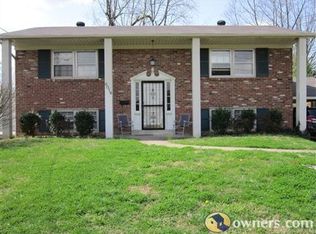 8014 Pebblebrook Ln, Louisville, KY 40219