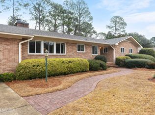 3813 Sweetbriar Rd, Wilmington, NC 28403