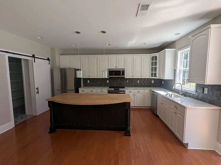 7894 Woodmere Dr — Photo 11