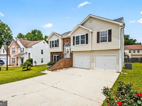 1543 Blossom Dr, College Park, GA 30349