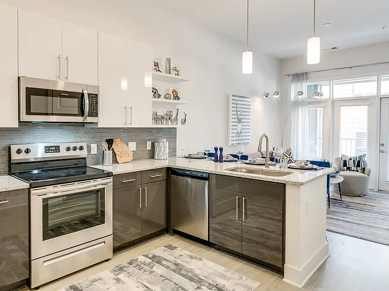 Link Apartments Grant Park — Photo 1