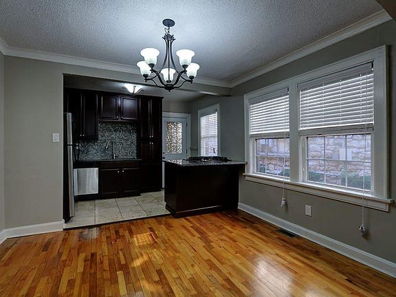 3rd image of 4517 Roanoke Pkwy #4