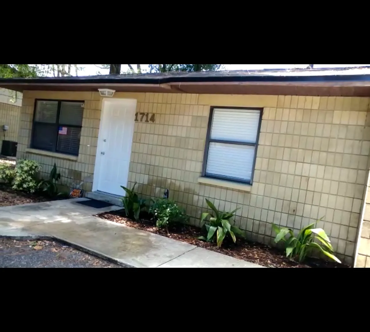 2 bed, 806 sqft, $1,295 — Photo 2