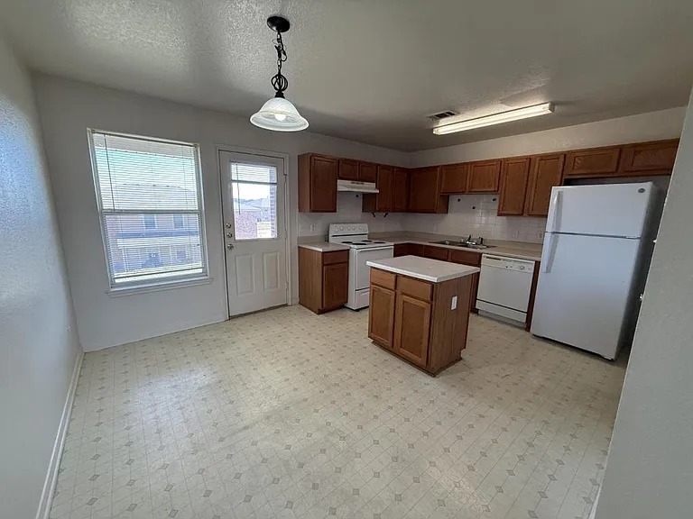 705 S Amy Ln #B — Photo 7