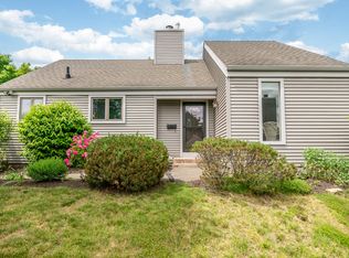 90 Hollister Way S #90, Glastonbury, CT 06033