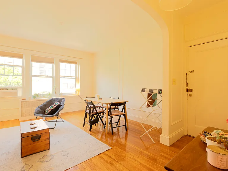 401 Washington St #4 — Photo 9