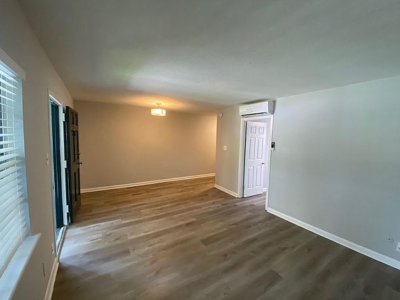 3rd image of 3216 W Deleon St #25