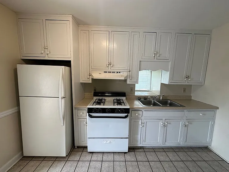943 Cole St #5 — Photo 6