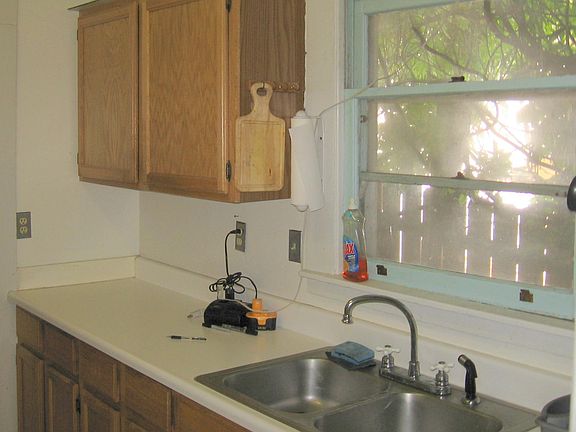 3rd image of 2305 Pacheco Blvd #B