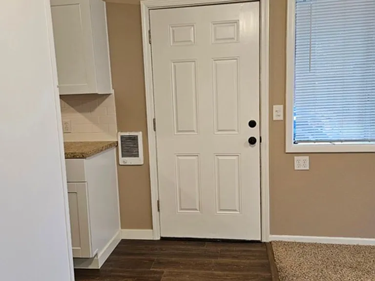 1731 Wildwood Pl NE — Photo 8