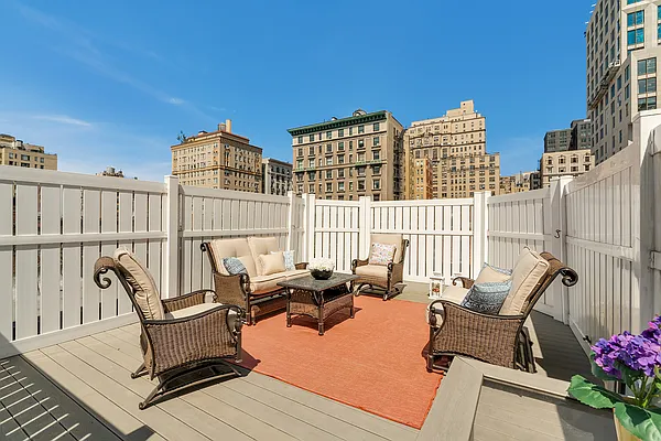 Sold by Compass | media 14