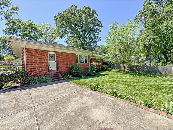 3rd image of 5119 Beckford Dr