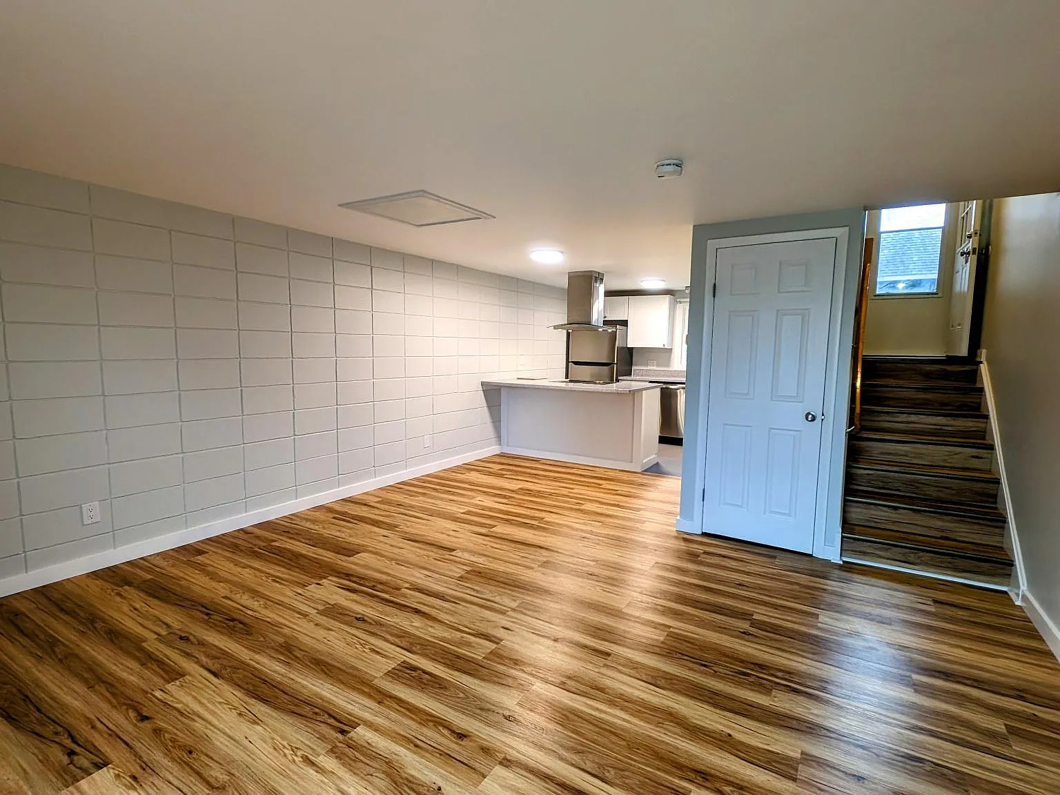 2 bed, 872 sqft, $2,200 — Photo 2