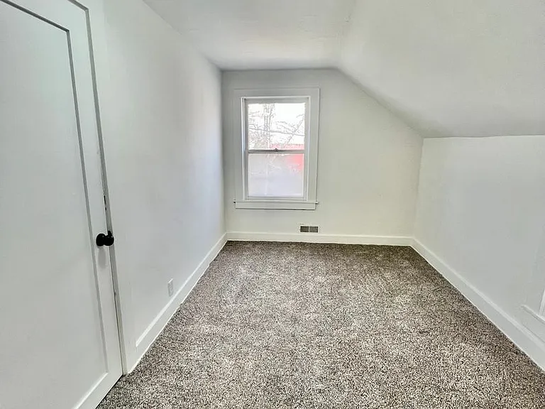 416 Henry St — Photo 24