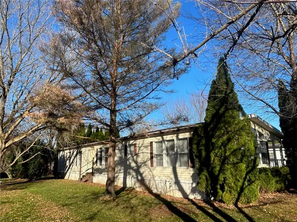 329 Fall Brook Cir, Clifton Springs, NY 14432