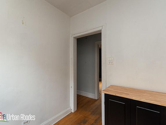5th image of 3823 N Greenview Ave #21701E