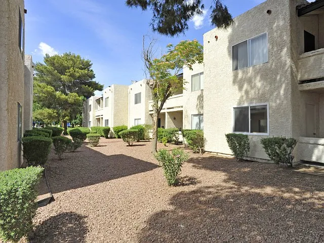 Villas East Apartments For Rent - Villas East