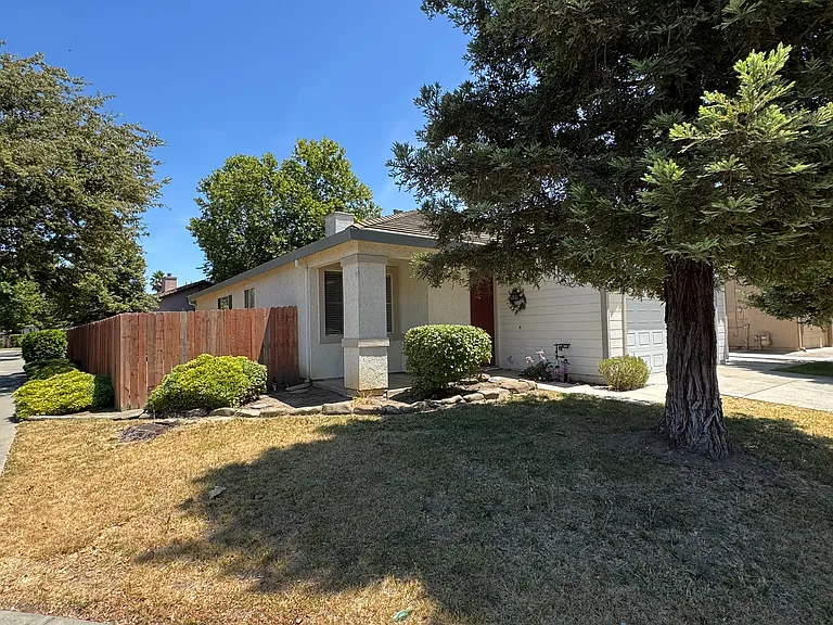 901 Ross Dr — Photo 19