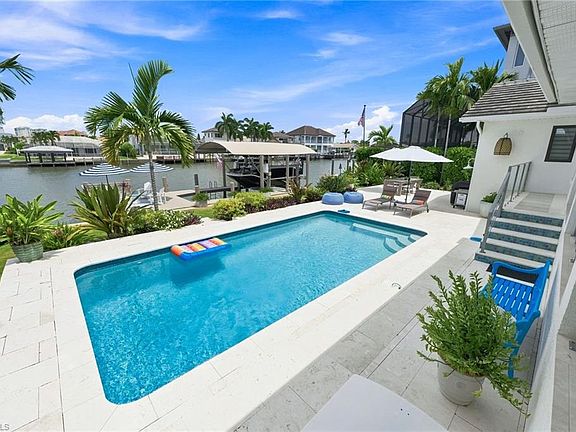 5th image of 383 Seabee Ave