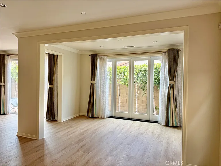 102 Chestnut Grv — Photo 11
