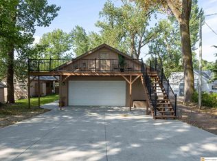 S 1032 Platte Shore Dr, Fremont, NE 68025