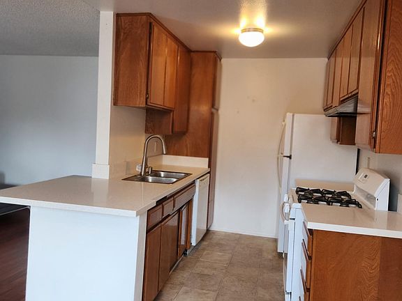 5th image of 1624 Stoner Ave #C