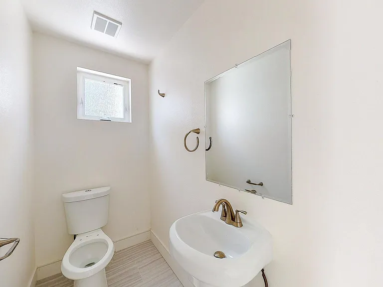 953 1/2 N Mariposa Ave #1/2 — Photo 5