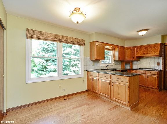 5th image of 2126 E Peachtree Ln