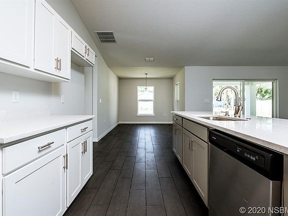 4th image of 2422 Travelers Palm Dr