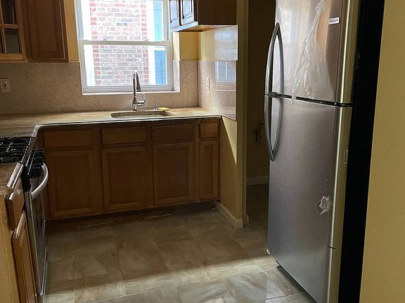 5th image of 8807 Bedell Ln #1