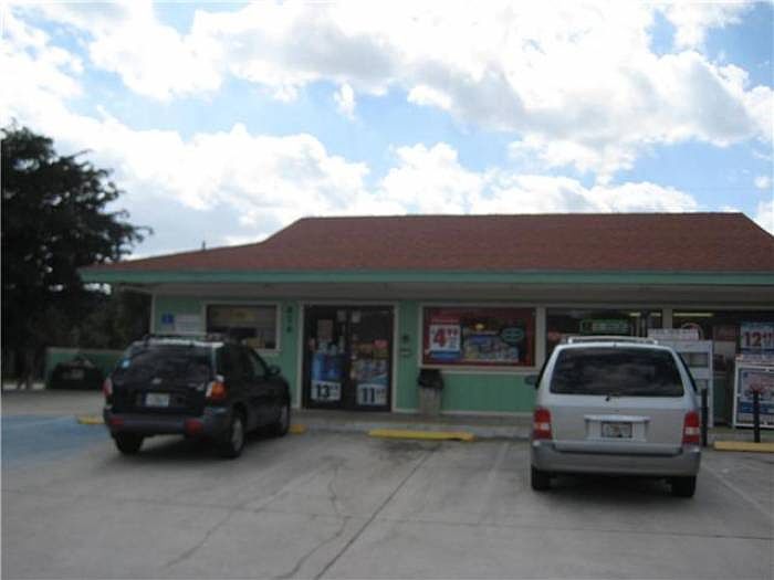 1st image of 676 NE Dixie Hwy