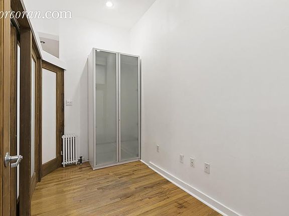 5th image of 208 E 90th St APT 1E