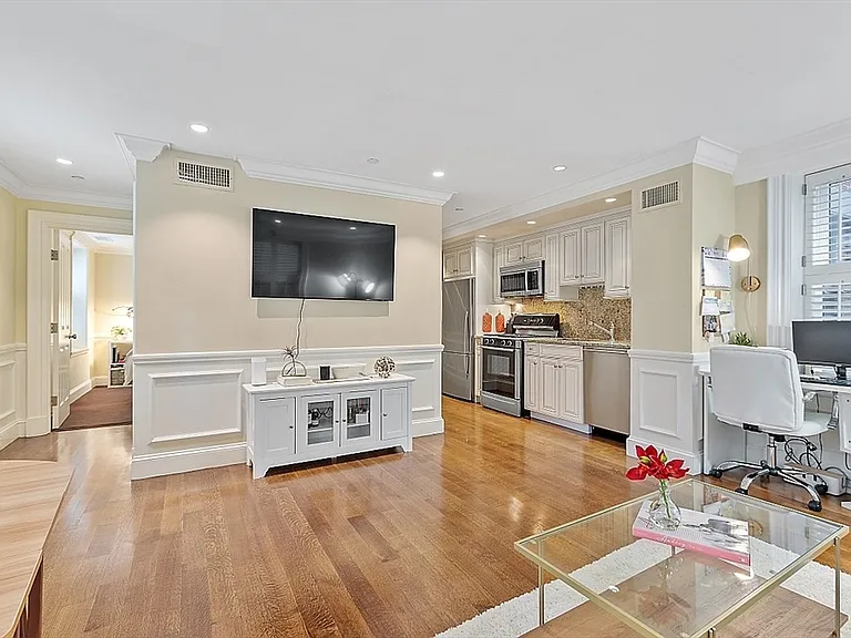 48 Commonwealth Ave #1B — Photo 13