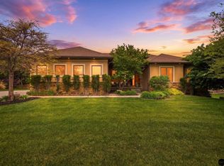 9650 Cotswold Ln, Lincoln, NE 68526